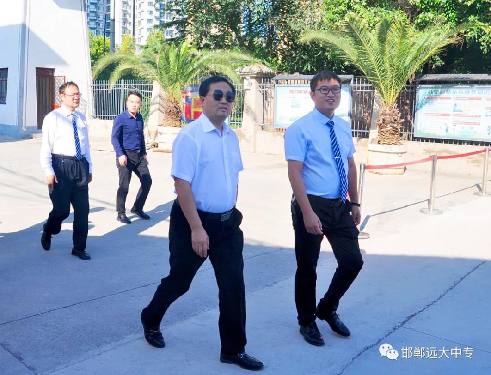 市政協(xié)副主席謝繼炯到我校調(diào)研指導(dǎo)工作